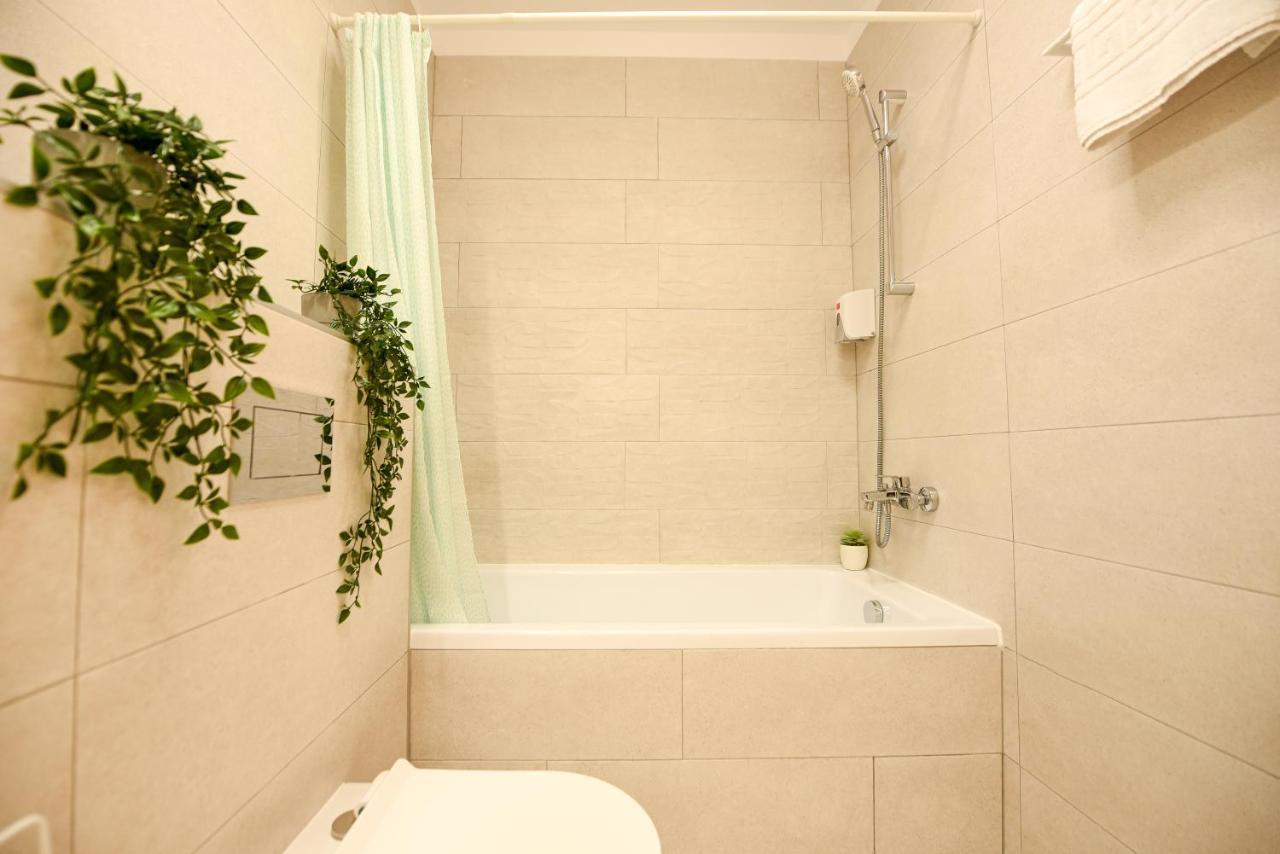 Colorful Fusion - Modern 1br Near Romexpo Center Apartment Bucharest