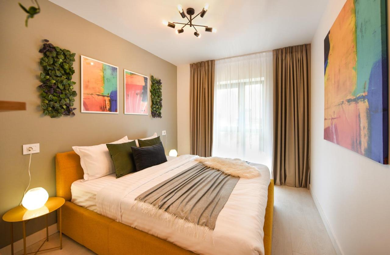 Colorful Fusion - Modern 1br Near Romexpo Center *