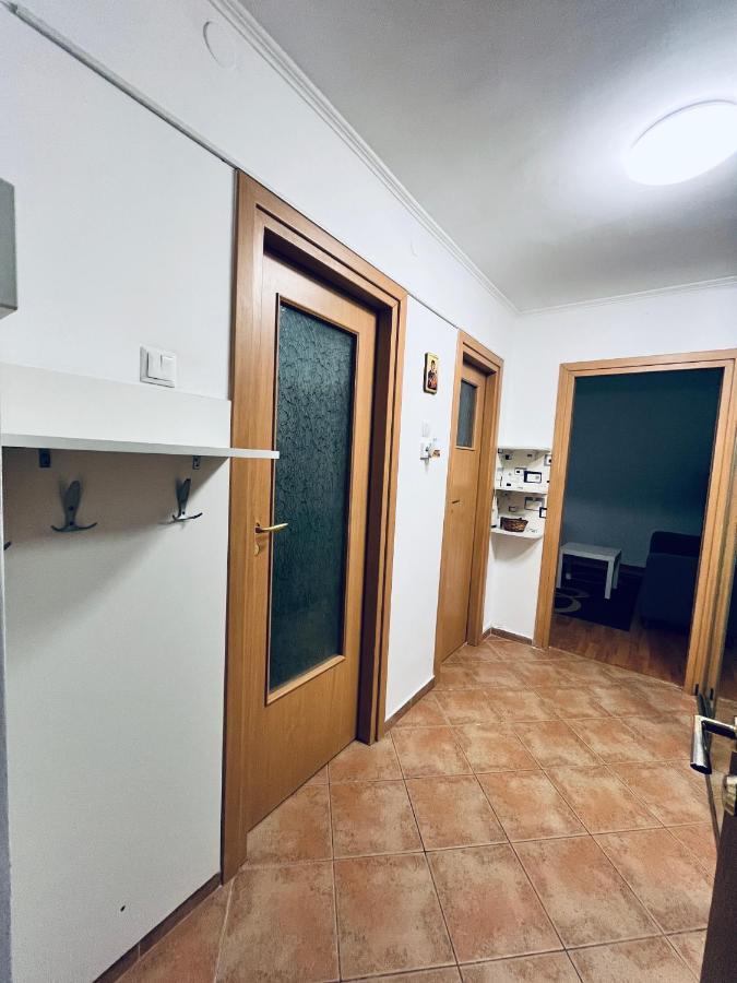 Apartment Orange Studio Bucharest