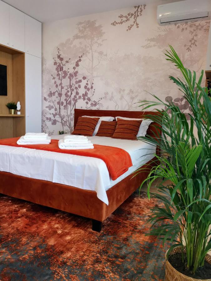 Glamour 8 * Bucharest