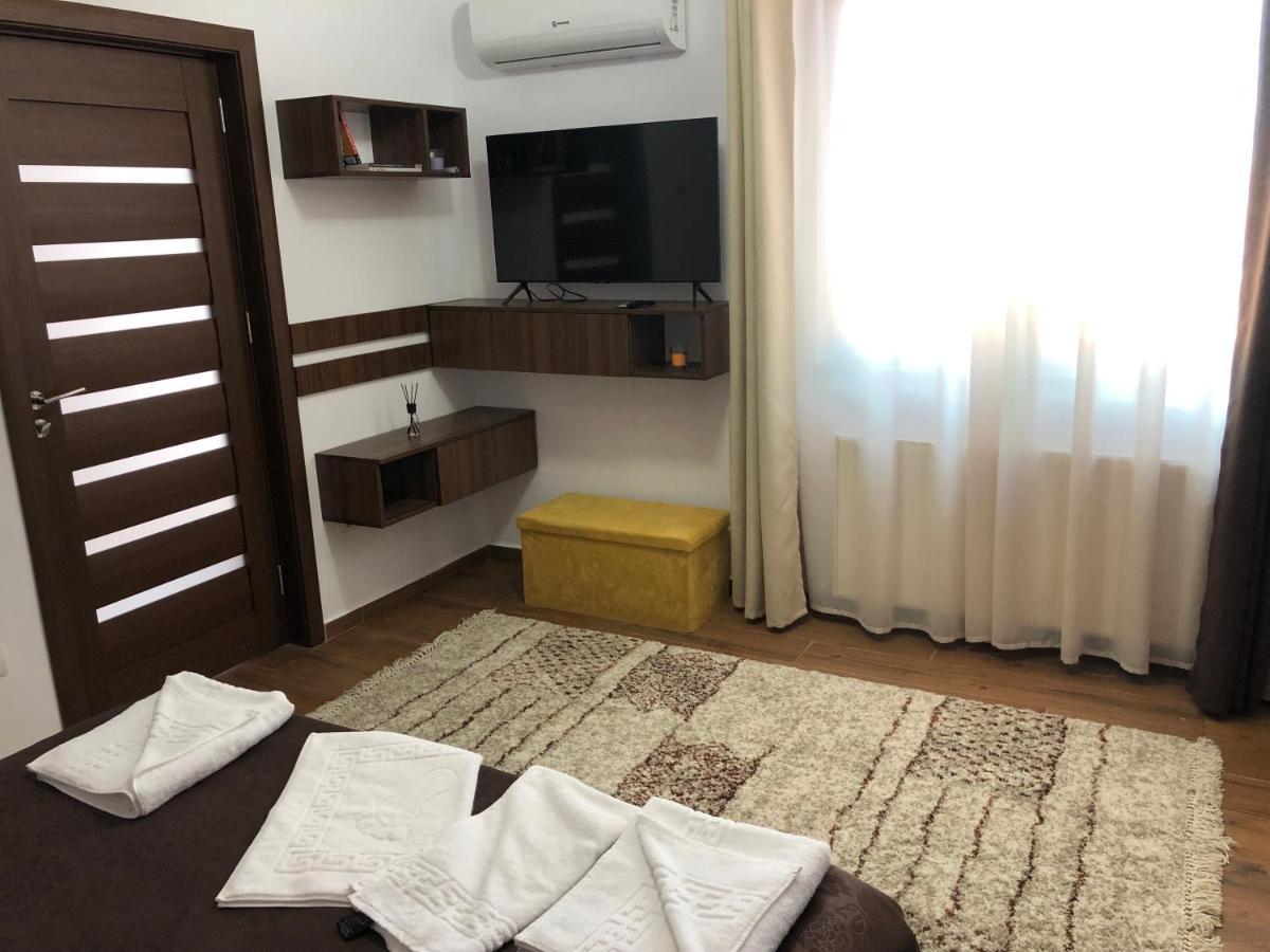 2 La Casa - *