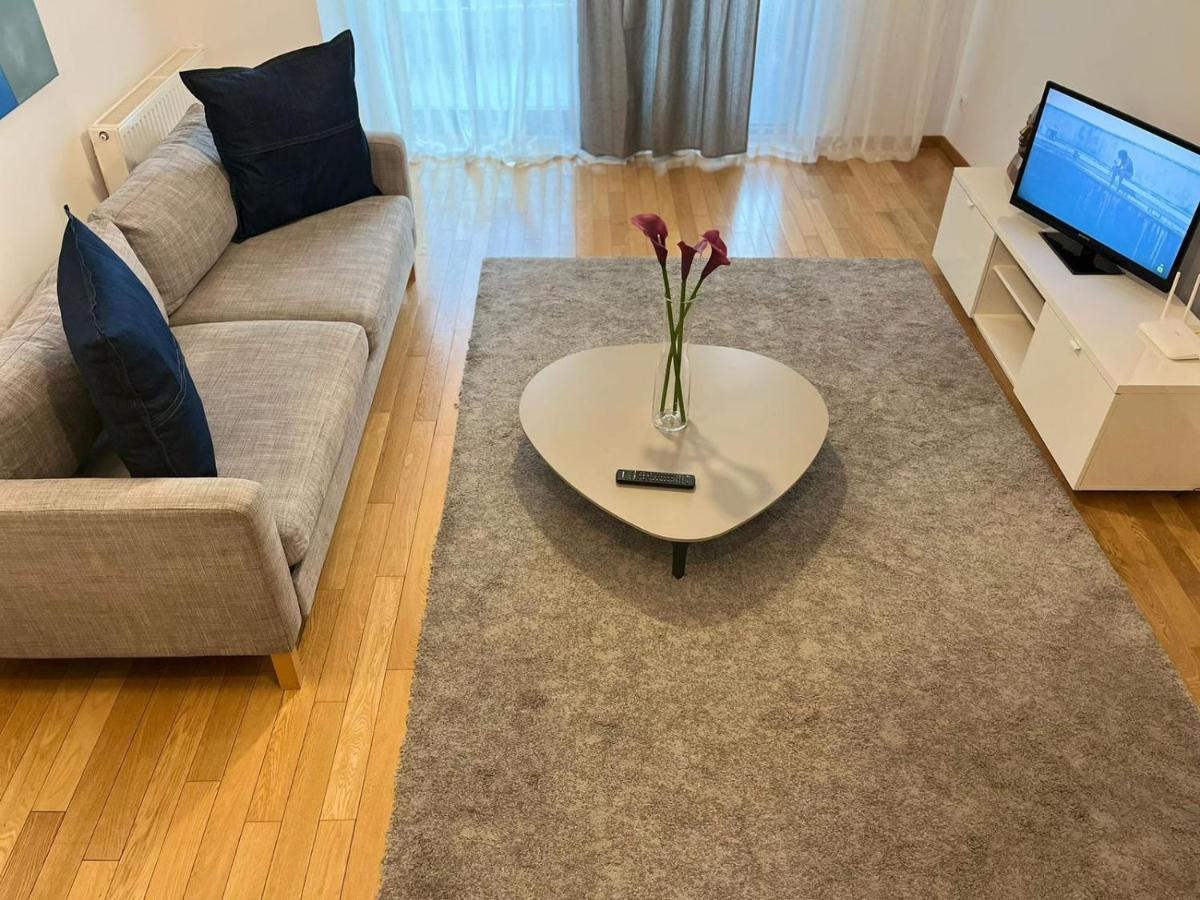 Apartment 365