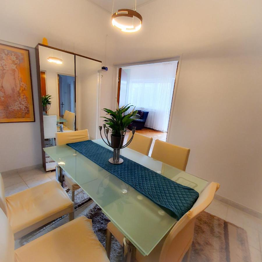 Center Apartment *