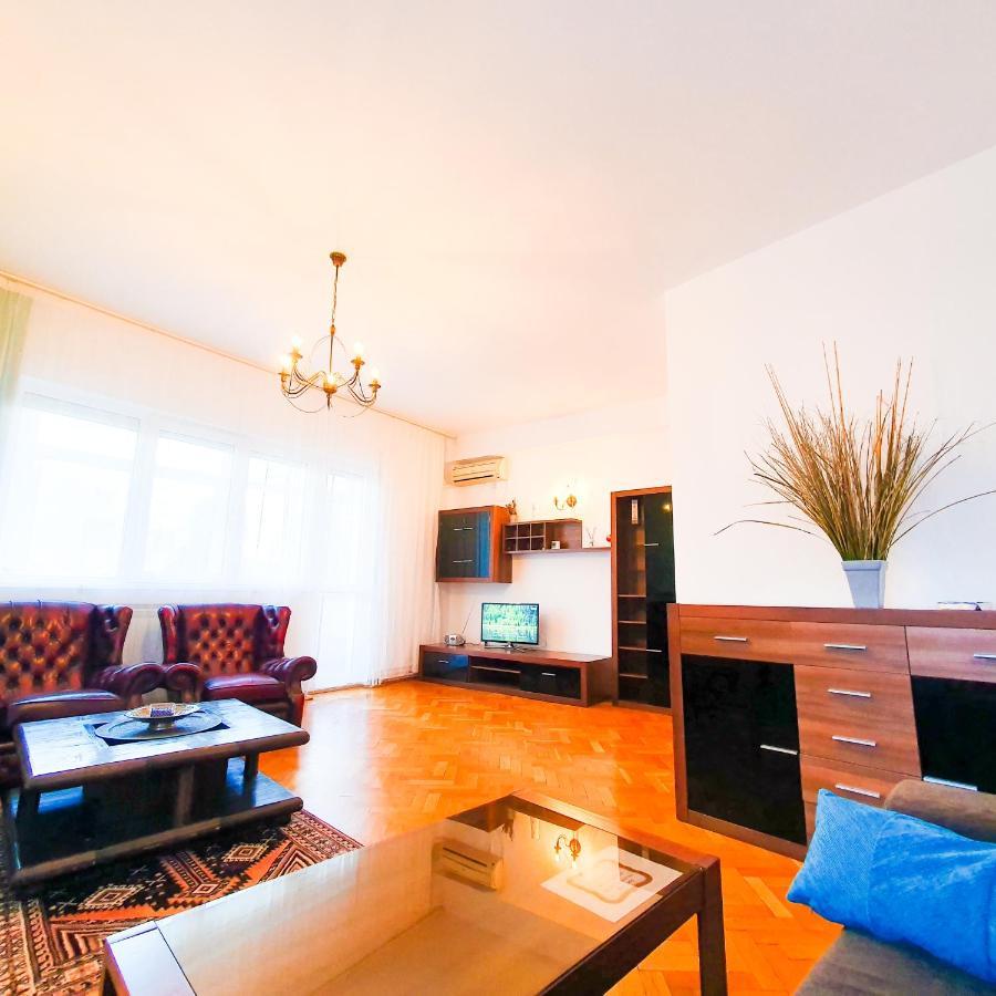 Apartment Center *
