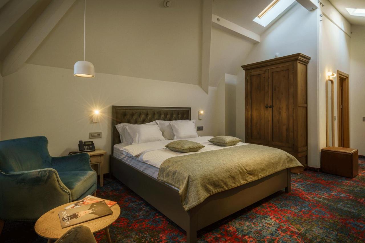 Hotel La Boheme Boutique Casa Soare 4*