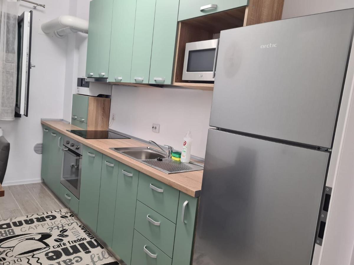 Ghencea 158 L2 Apartamento