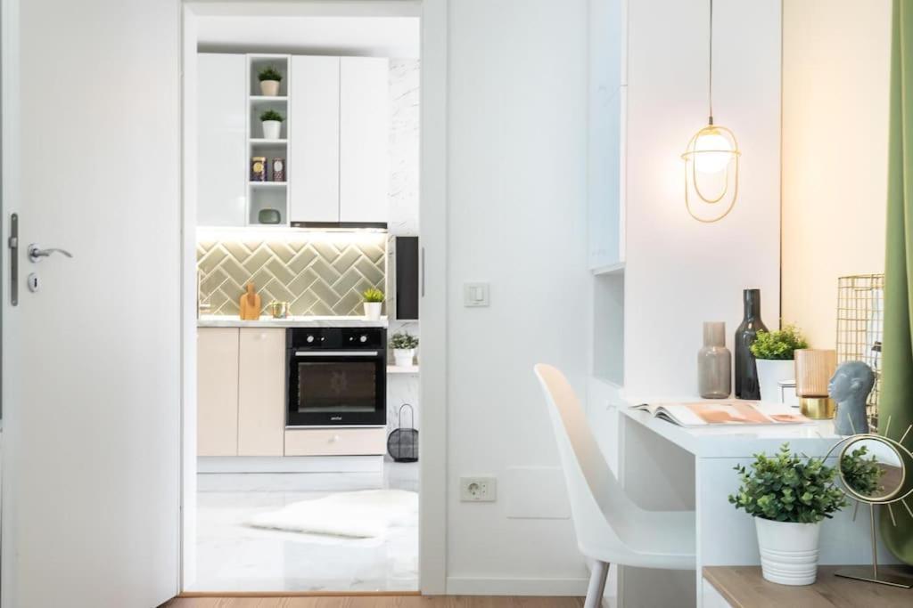 Apartament Garsonieră Ultracentrală Lângă Parcul Cișmigiu *