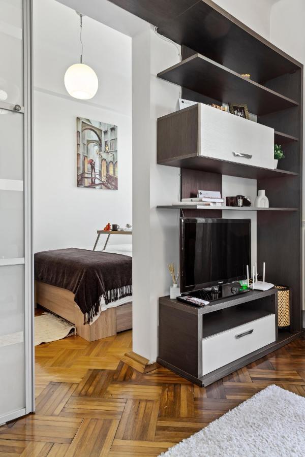 Apartment Vibes *