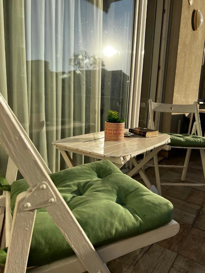 Apartment Wood Story - Modern 1br Near Center With Parking *