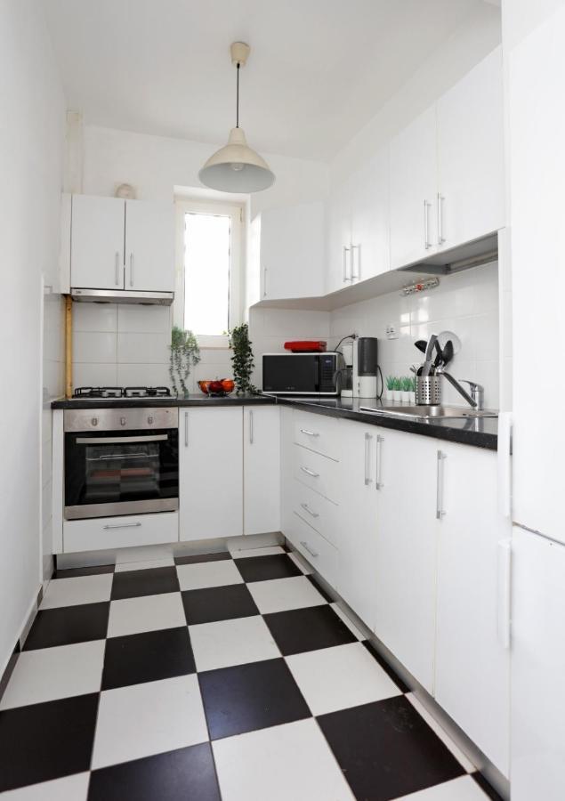 Rico's 3 Bedroom Center Apartament