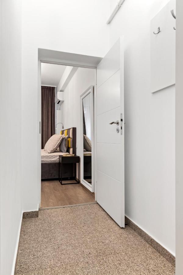 Brand New - Old Town Apartment Bucharest