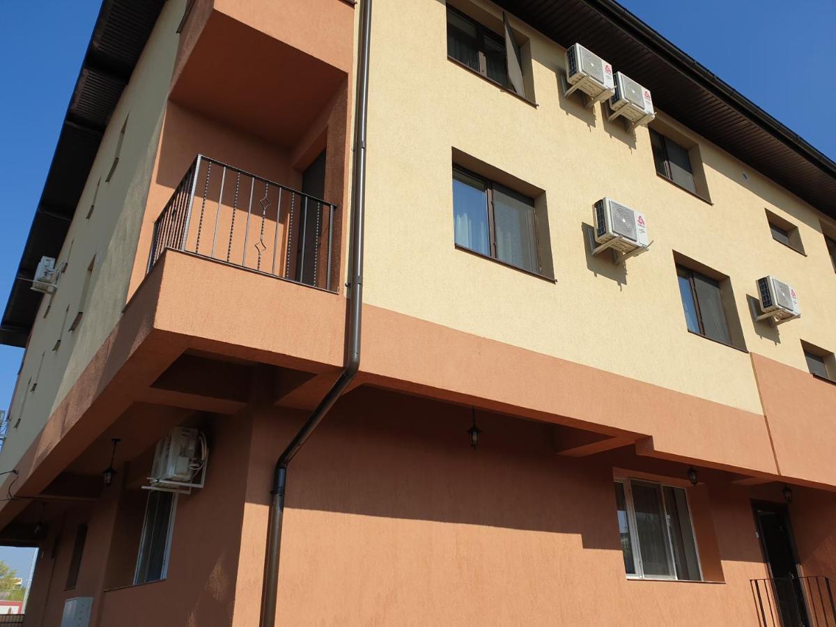 Villa Accommodation *
