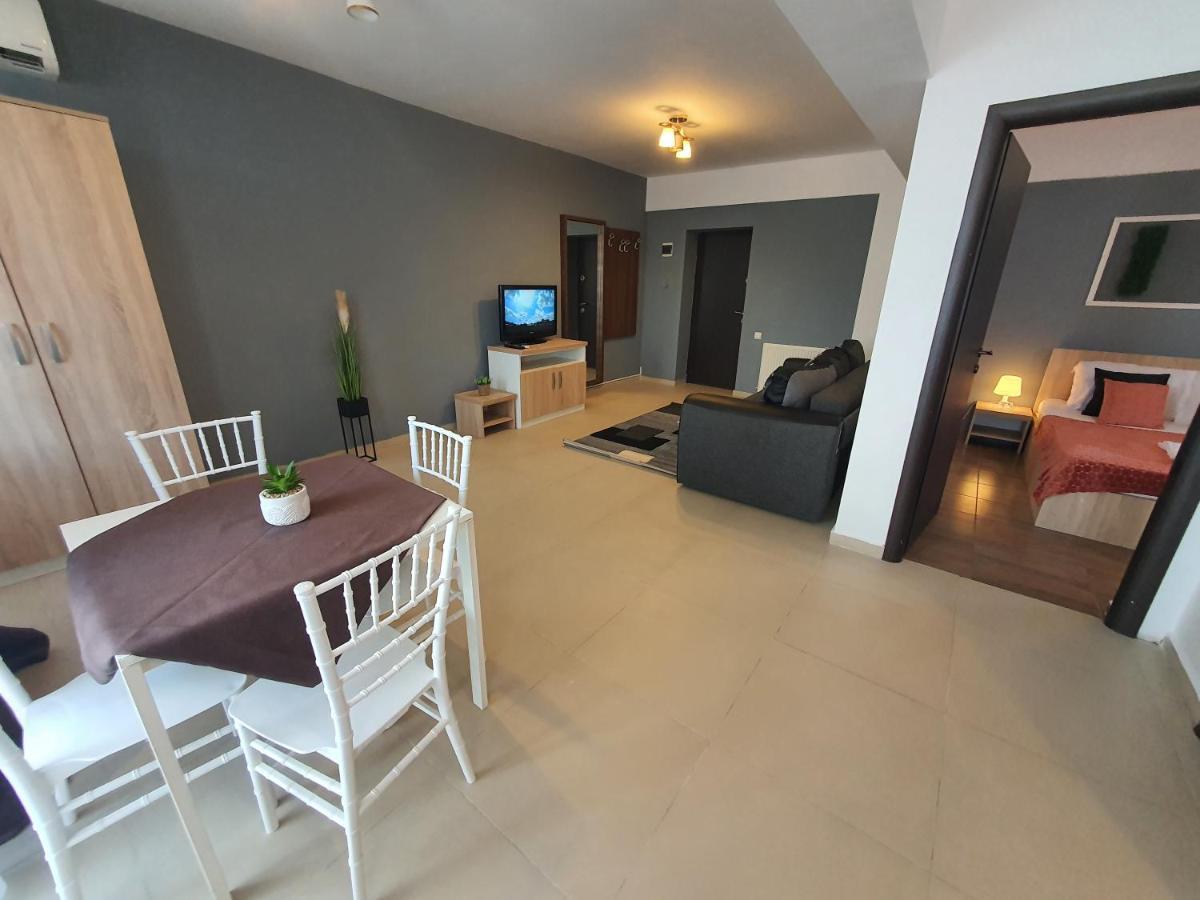 Villa Accommodation *