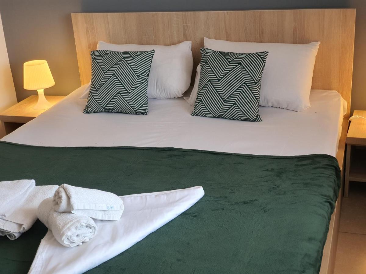 Villa Accommodation *