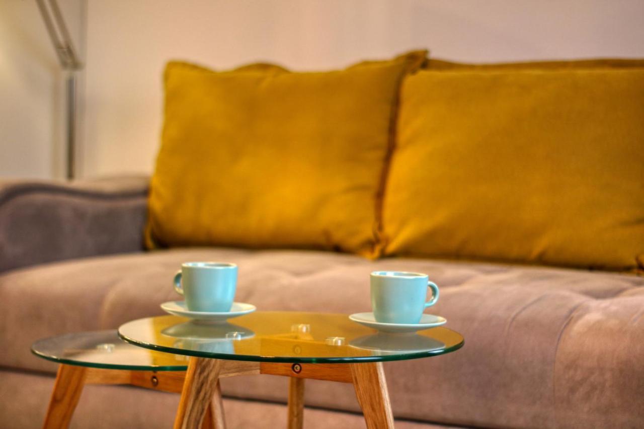 Relaxation Station: Cozy With Smart Features Near Ior Park Apartment Bucharest