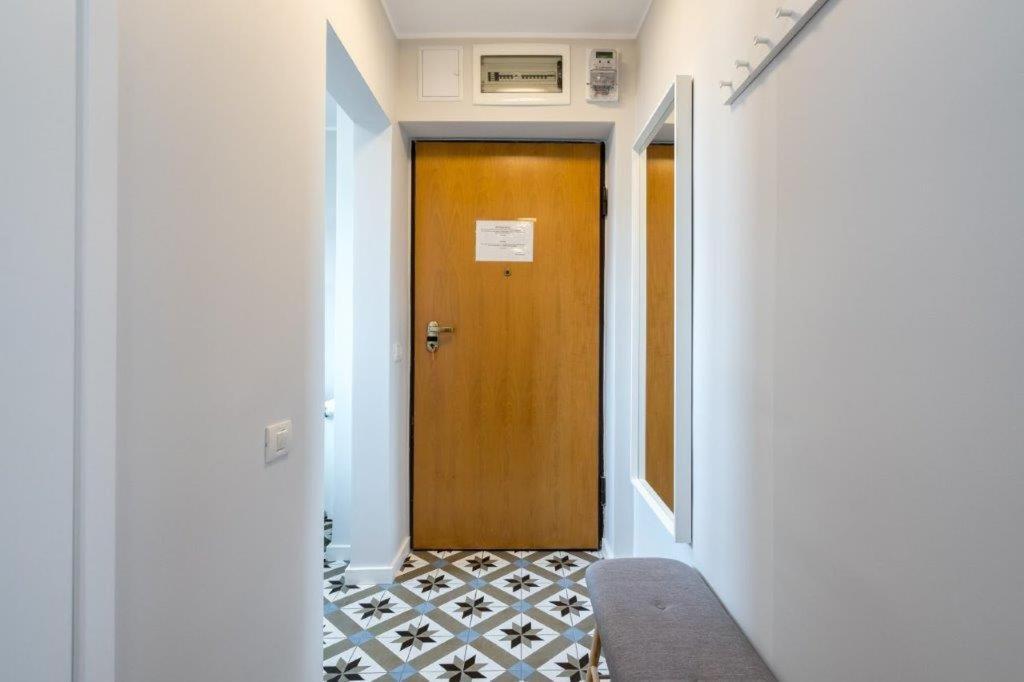 Downtown Modern - 2br Apartamento Bucareste