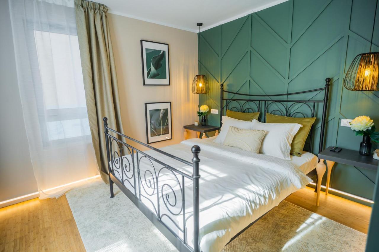Victoriei Emerald & Pink Gems - Designer Apartamento *