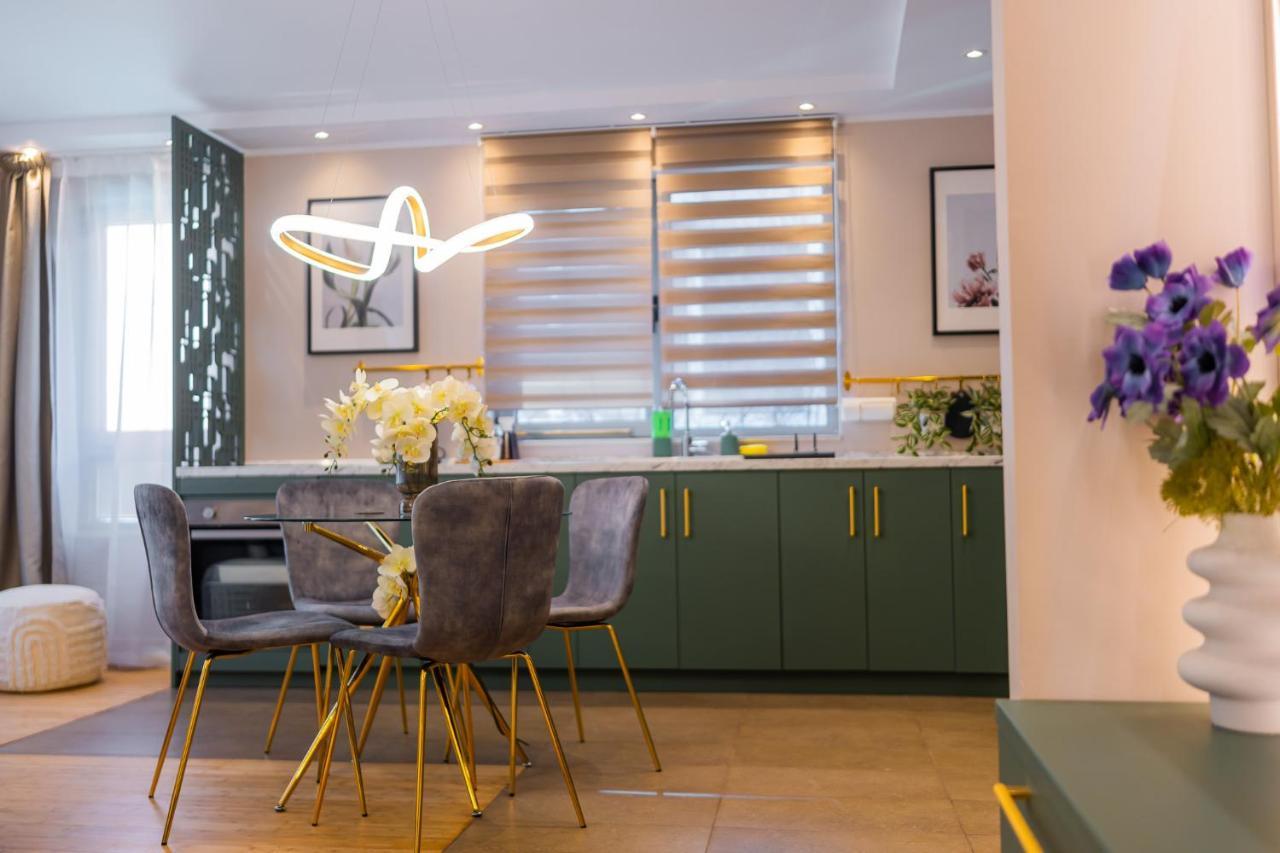 Victoriei Emerald & Pink Gems - Designer Apartamento *