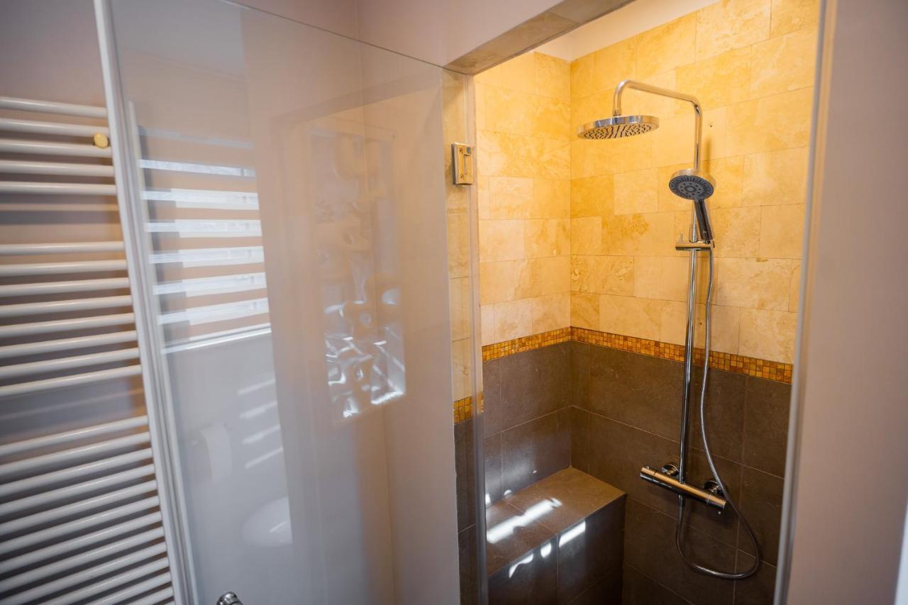 Apartamento Victoriei Emerald & Pink Gems - Designer *