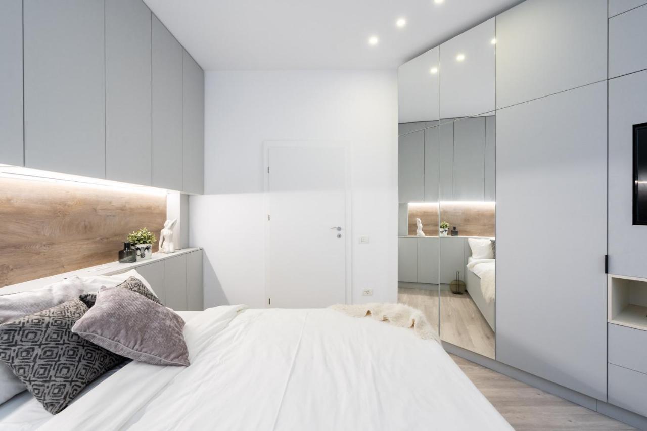 Four Bedroom Apartment, Old Town