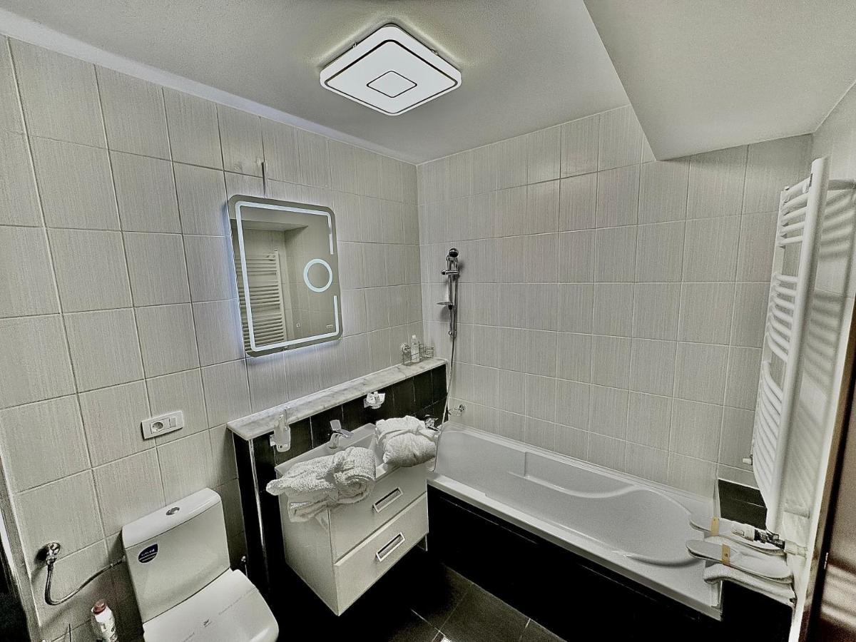 Shiro Apartment