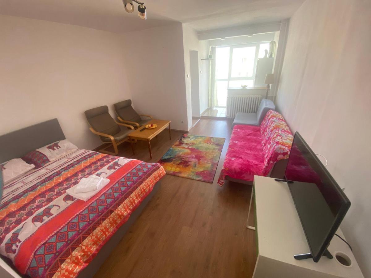 Lovely 1 Bedroom With Free Street Parking Apartament *