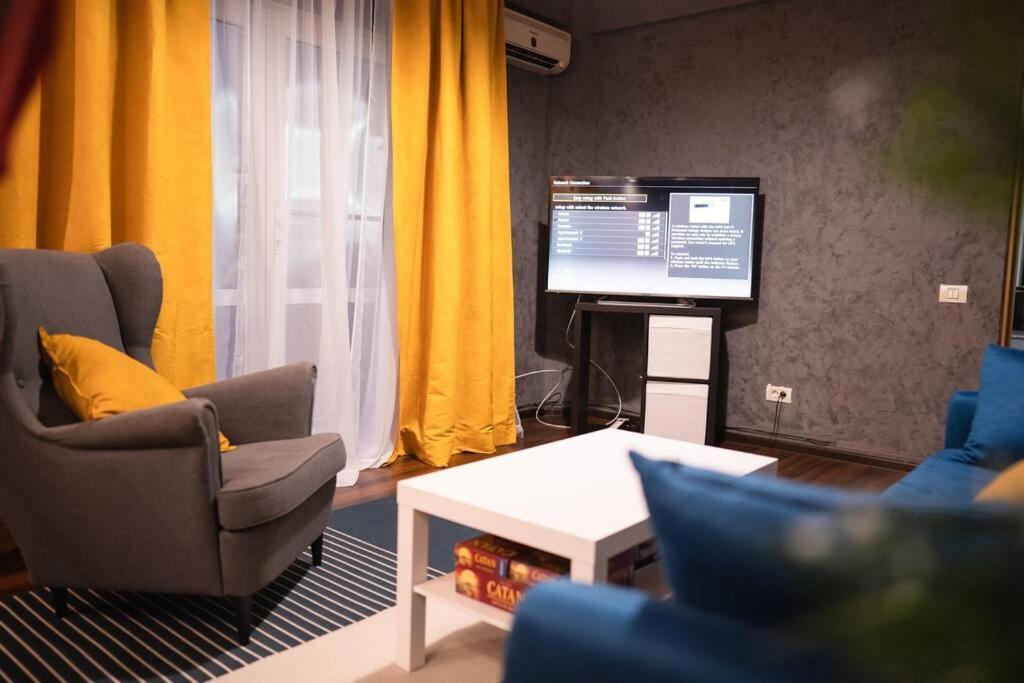 Lovely 2 Bedroom Apartment, Free Parking