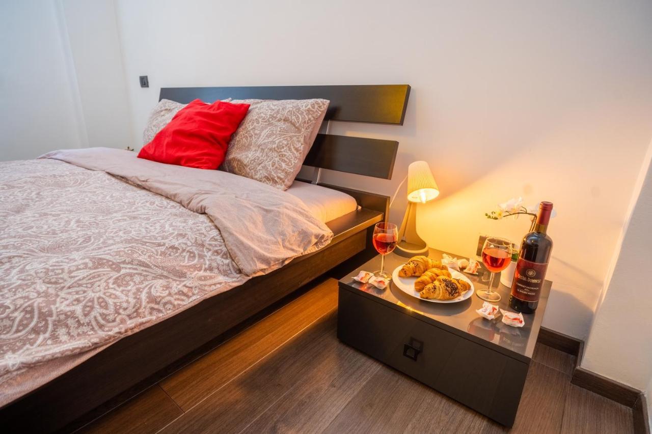 Apartment Cozy & Spacious Flat Near Victoriei Square *