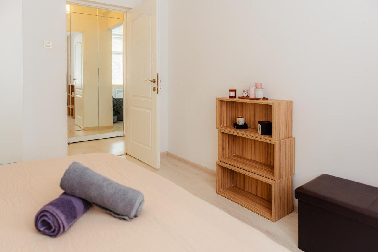Heart Of Old Town Apartment Bucharest