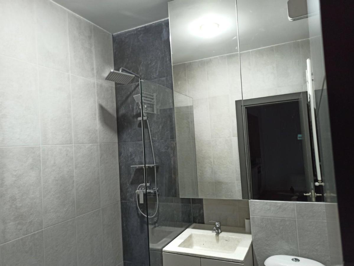 Apartament Stylish, Modern 2 Flat With River View, Near Presidential Palace *