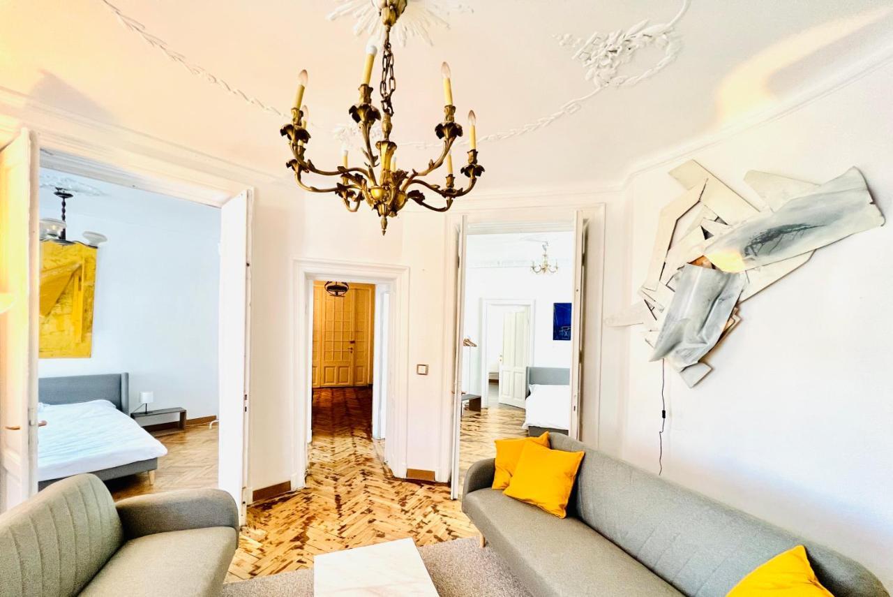 Sada Art Gallery Apartment Bucharest