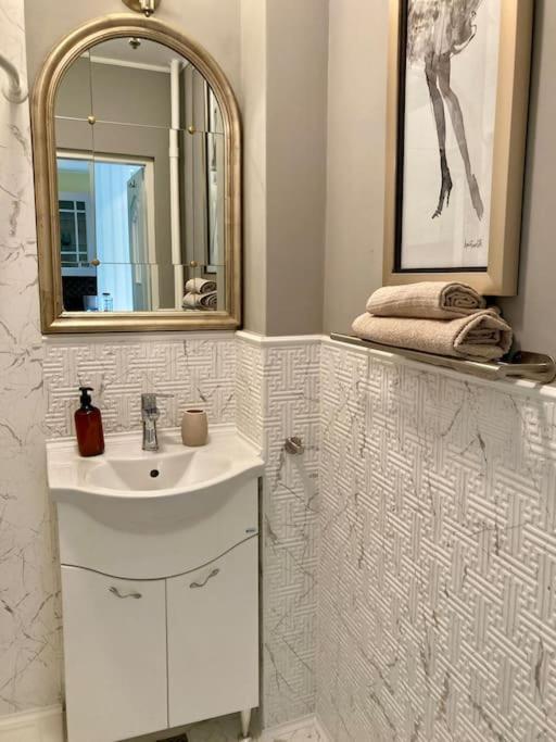 Apartament Downtown - Ultra With Park View Bucureşti