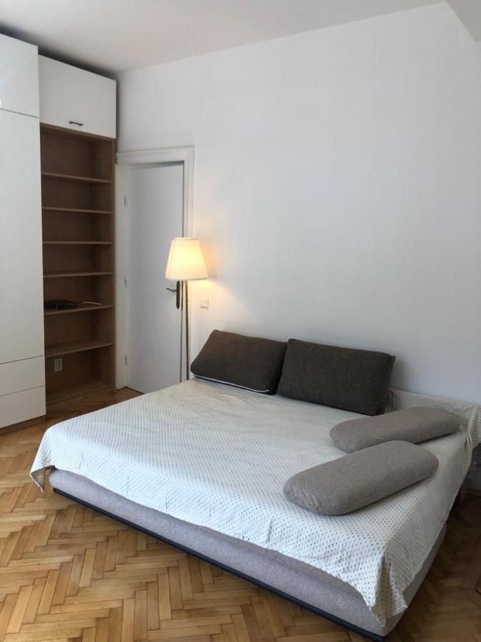 Apartment Interbelic Studio - Old Town - Armenian Quarter Bucharest