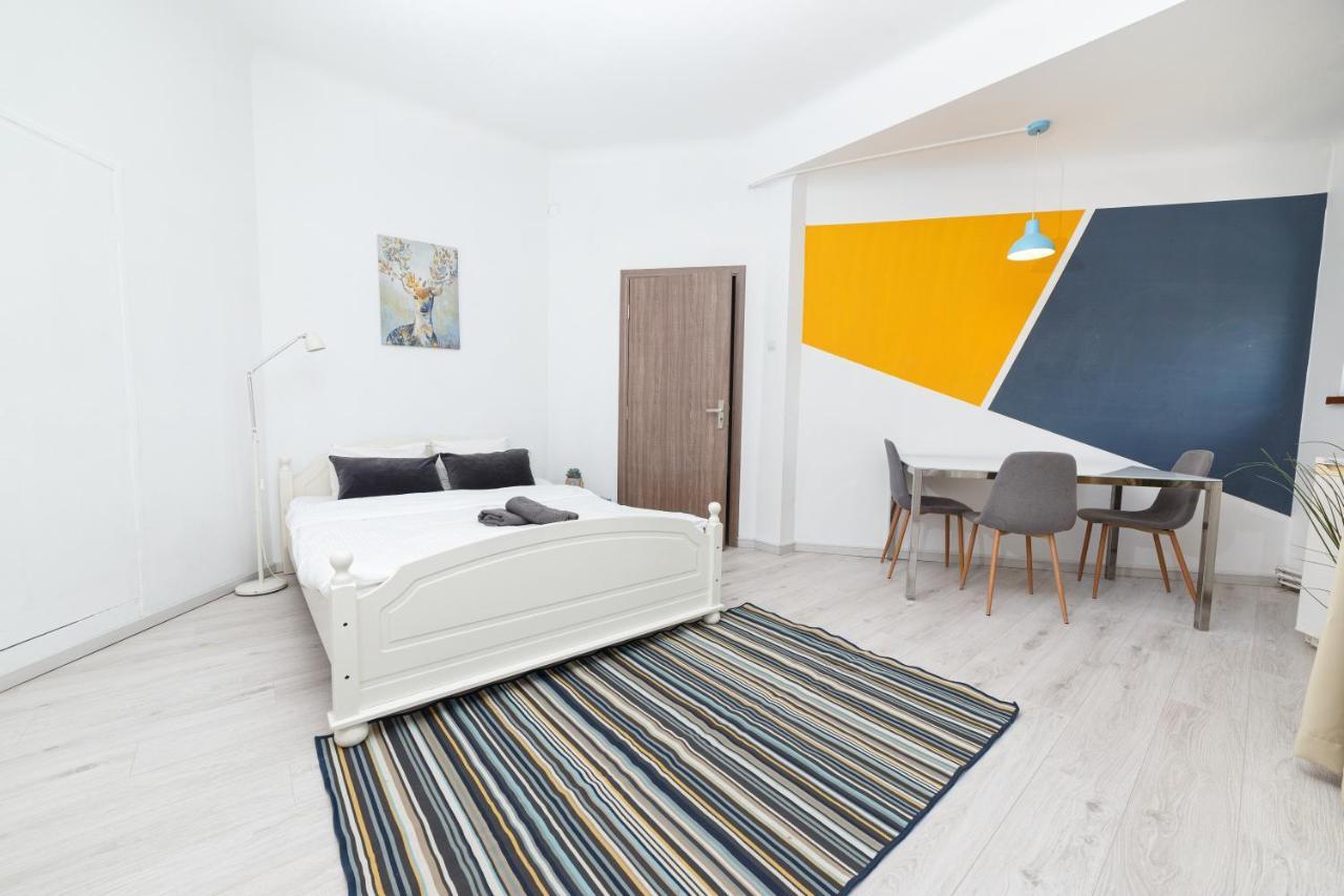 Color Franceza St Apartament Bucureşti