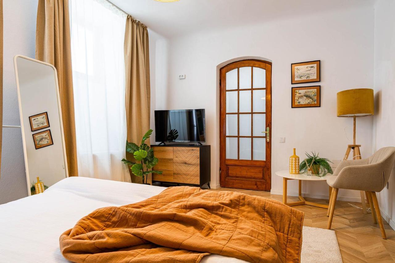 The- Point- 3br Bright Cloud Apartment