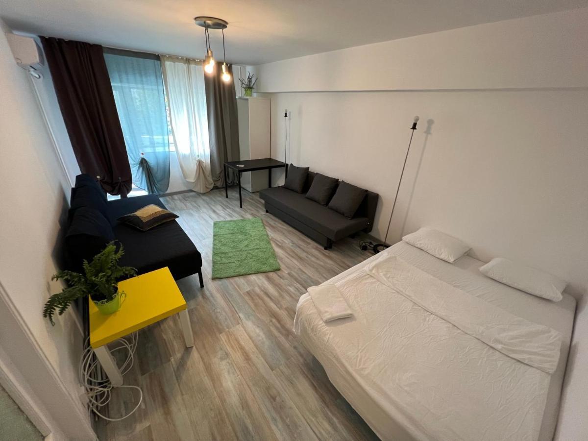 36 Apartment *