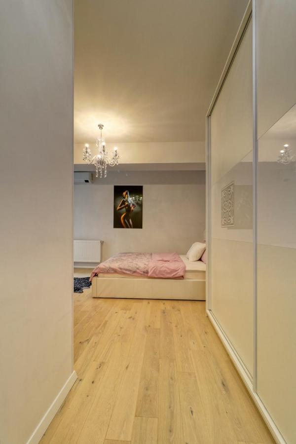 Luxurious 2 Bedroom In Herastrau * Bucareste