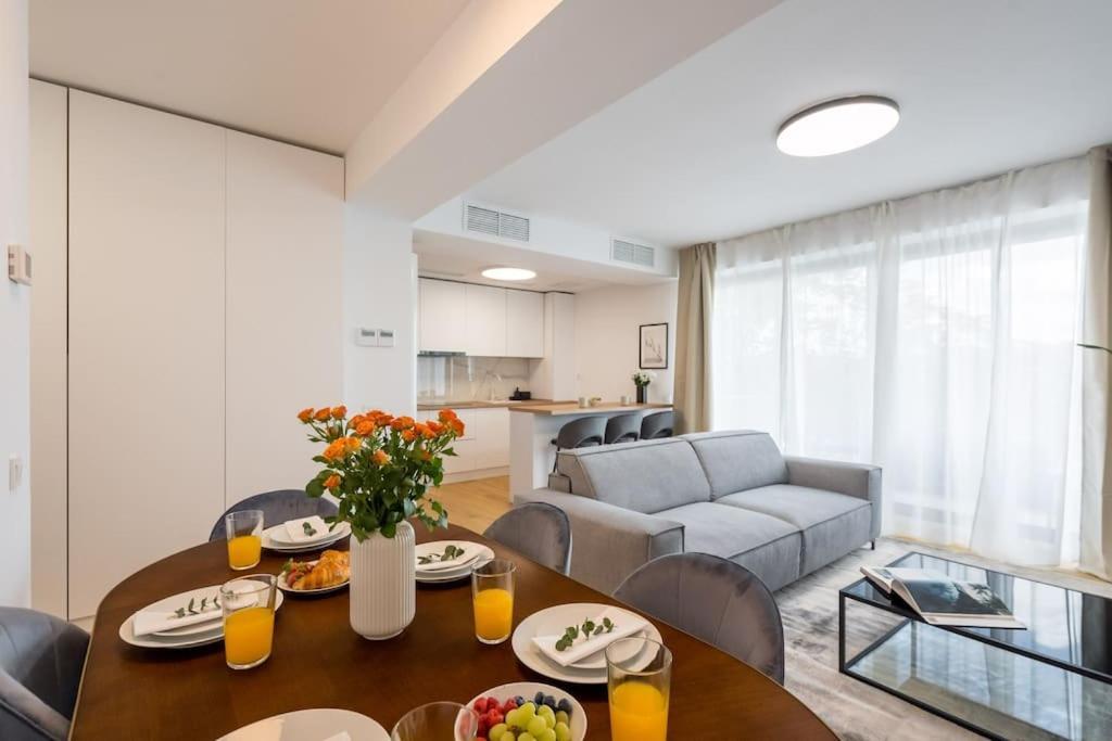 Luxurious New Penthouse + Parking Bucharest