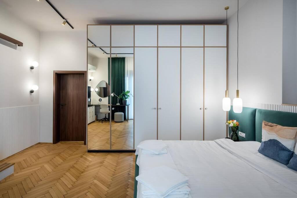 Stylish & Charming - Center Apartment