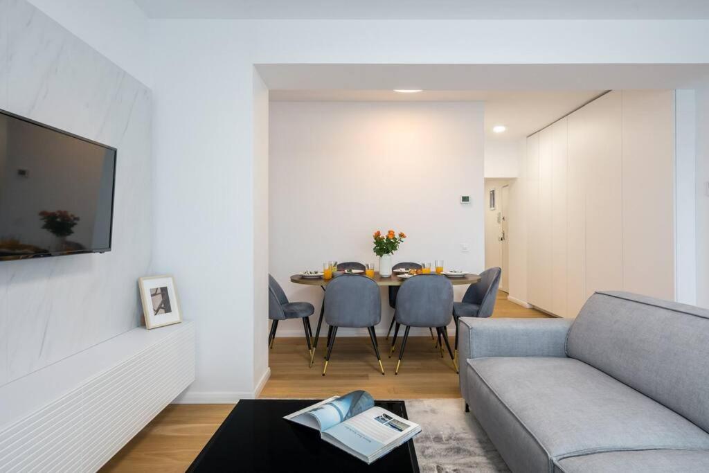 Apartment Luxurious New Penthouse + Parking