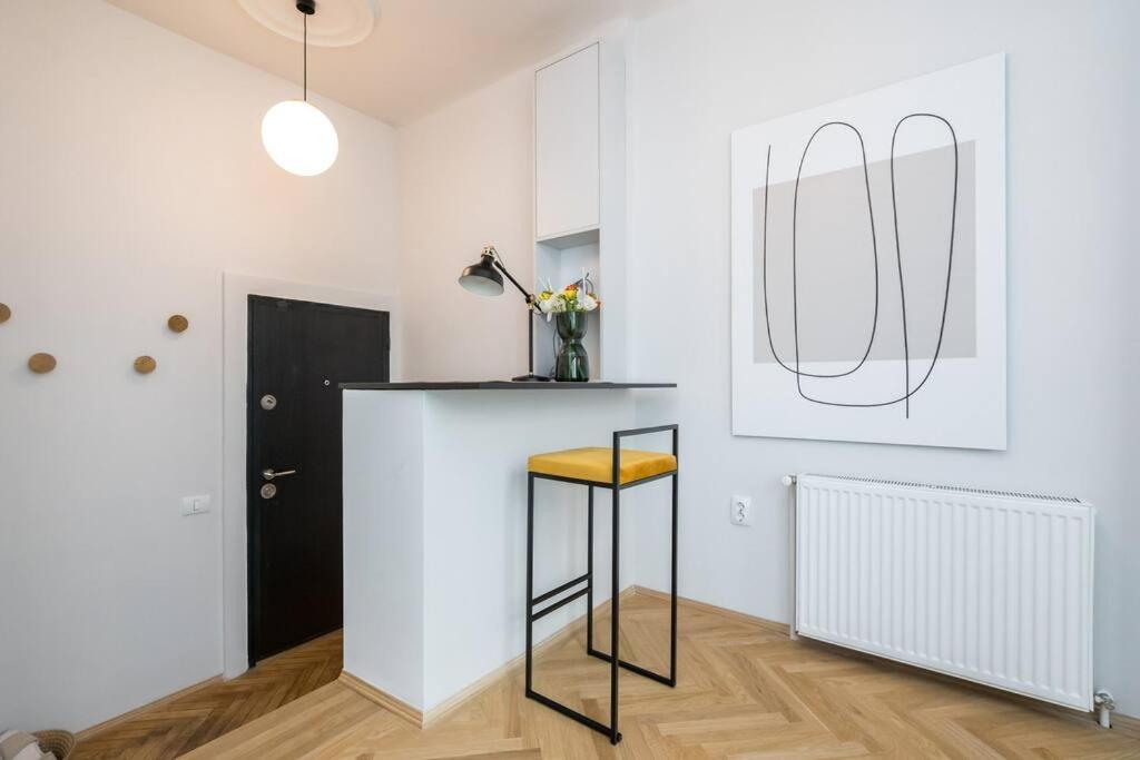 Apartment Stylish & Charming - Center