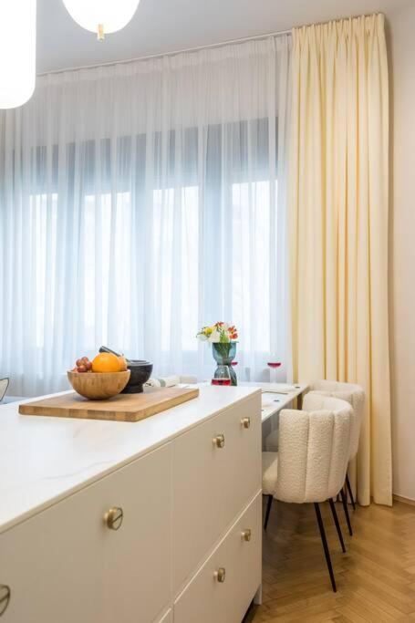 Apartment Stylish & Charming - Center Bucharest