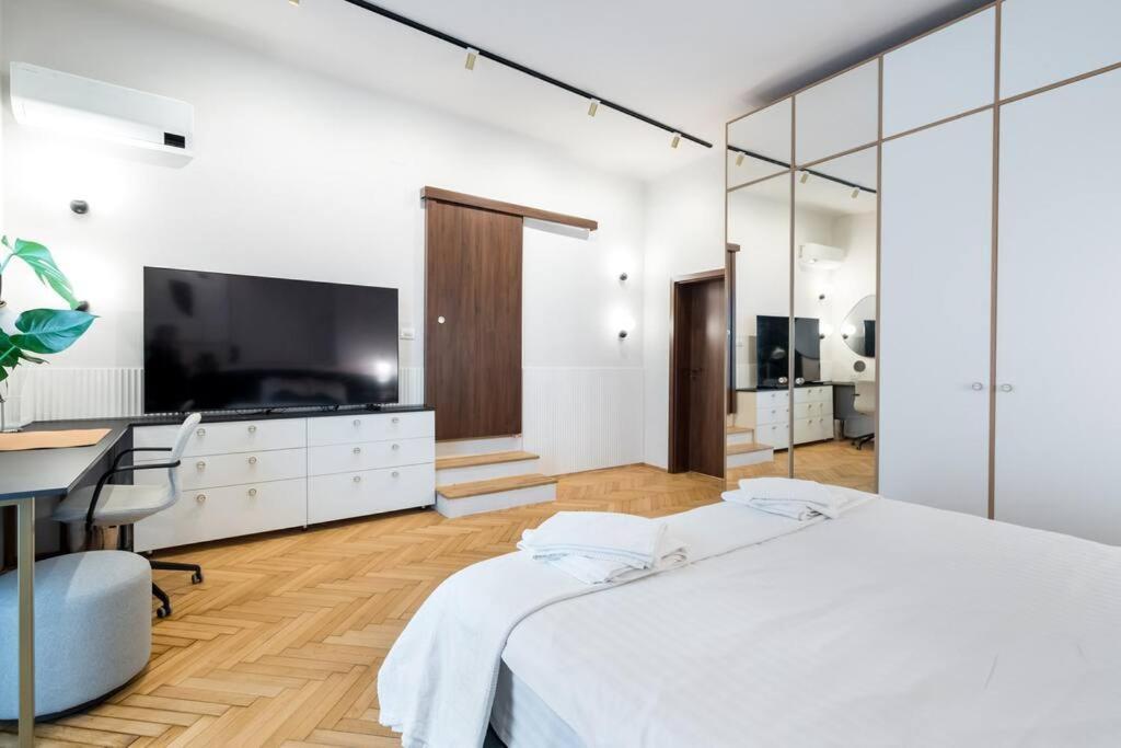 Stylish & Charming - Center Apartment *