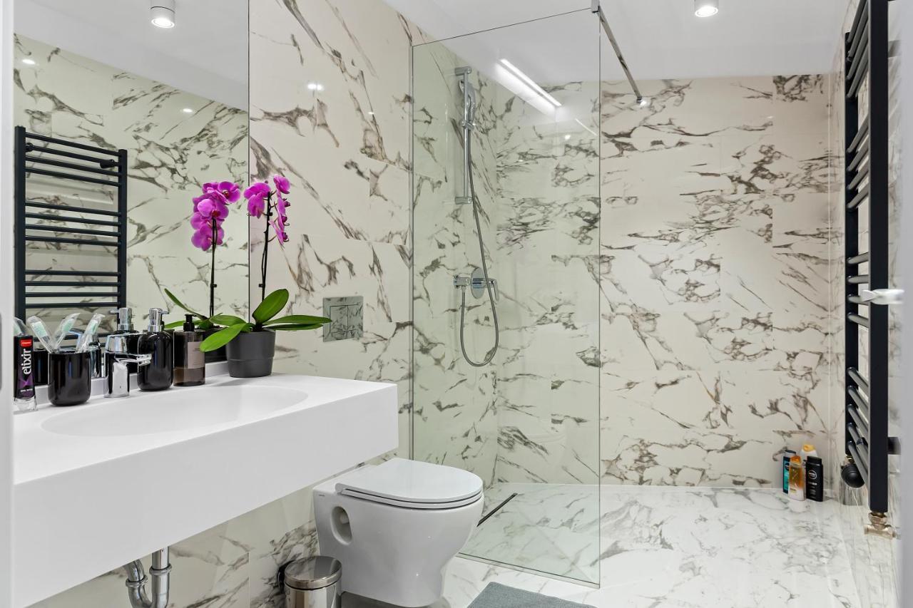 One H Luxury Apartment *
