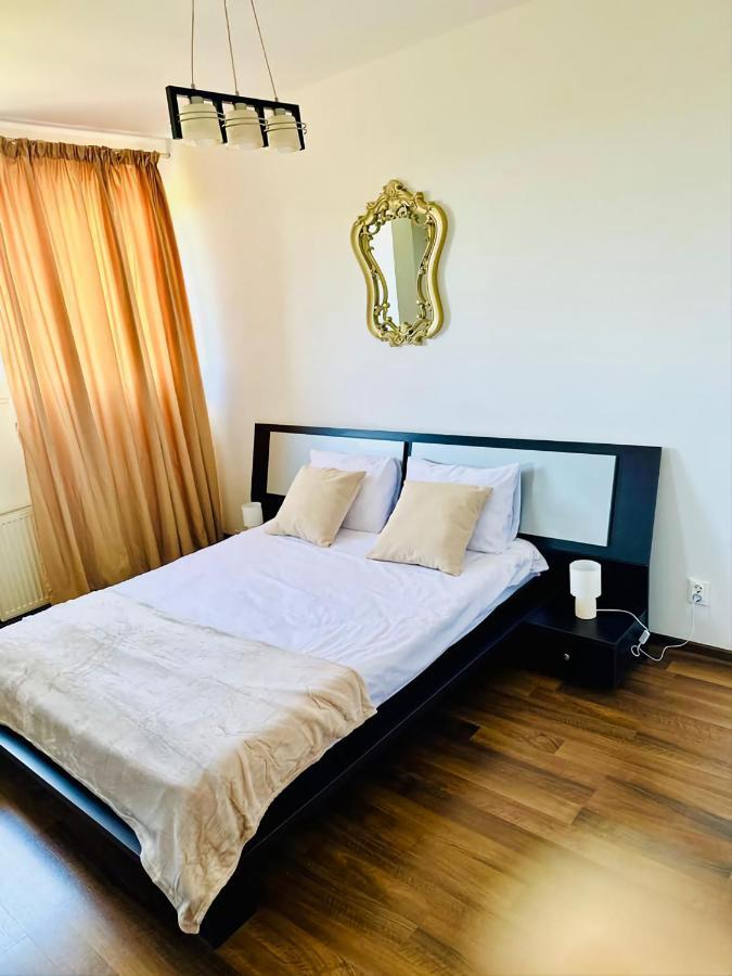 Moon Modern Apartment Bucharest