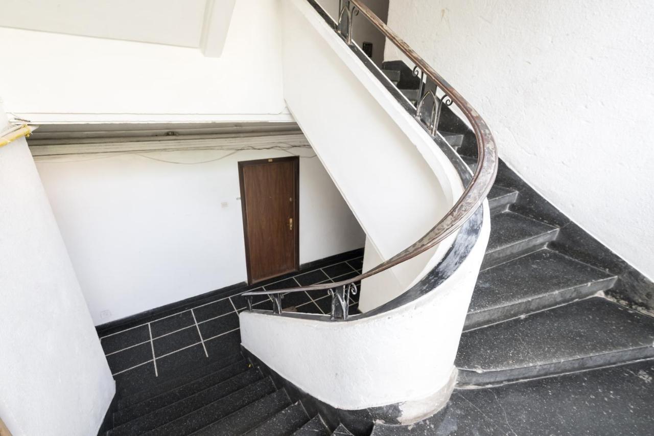 Modern & Spacious - Prime Location Bucharest's Old Town Apartament