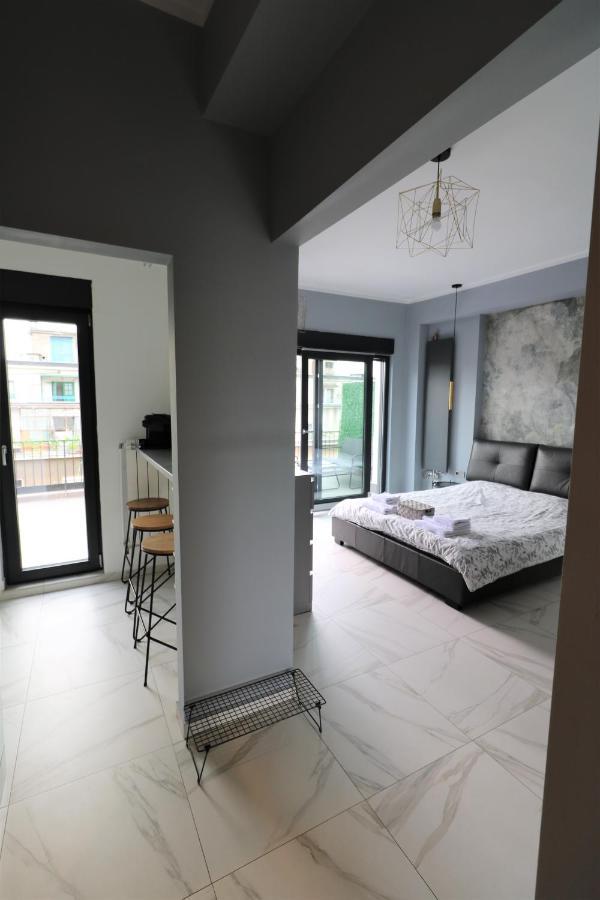 Deluxe Skyline Retreat - Old Town *