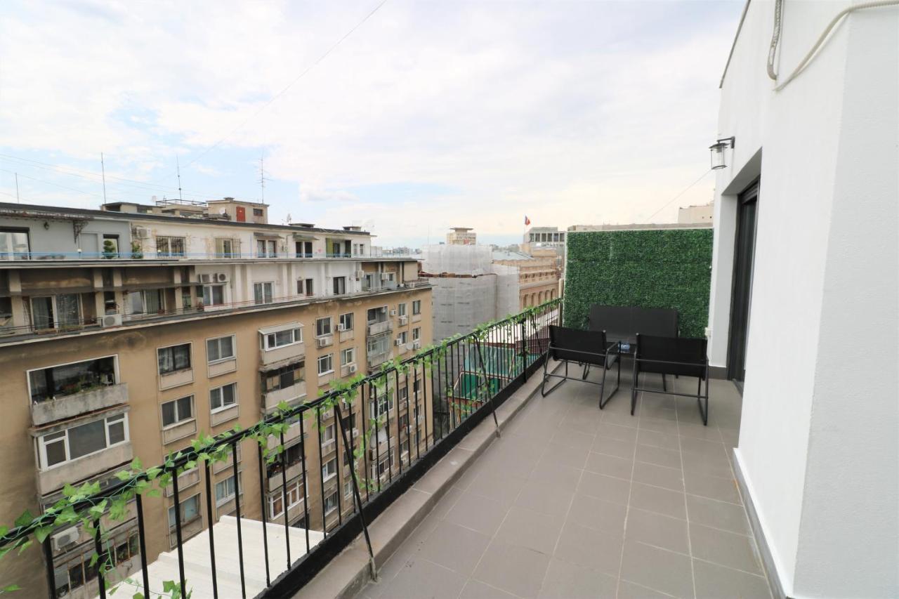 Deluxe Skyline Retreat - Old Town Apartment Bucharest