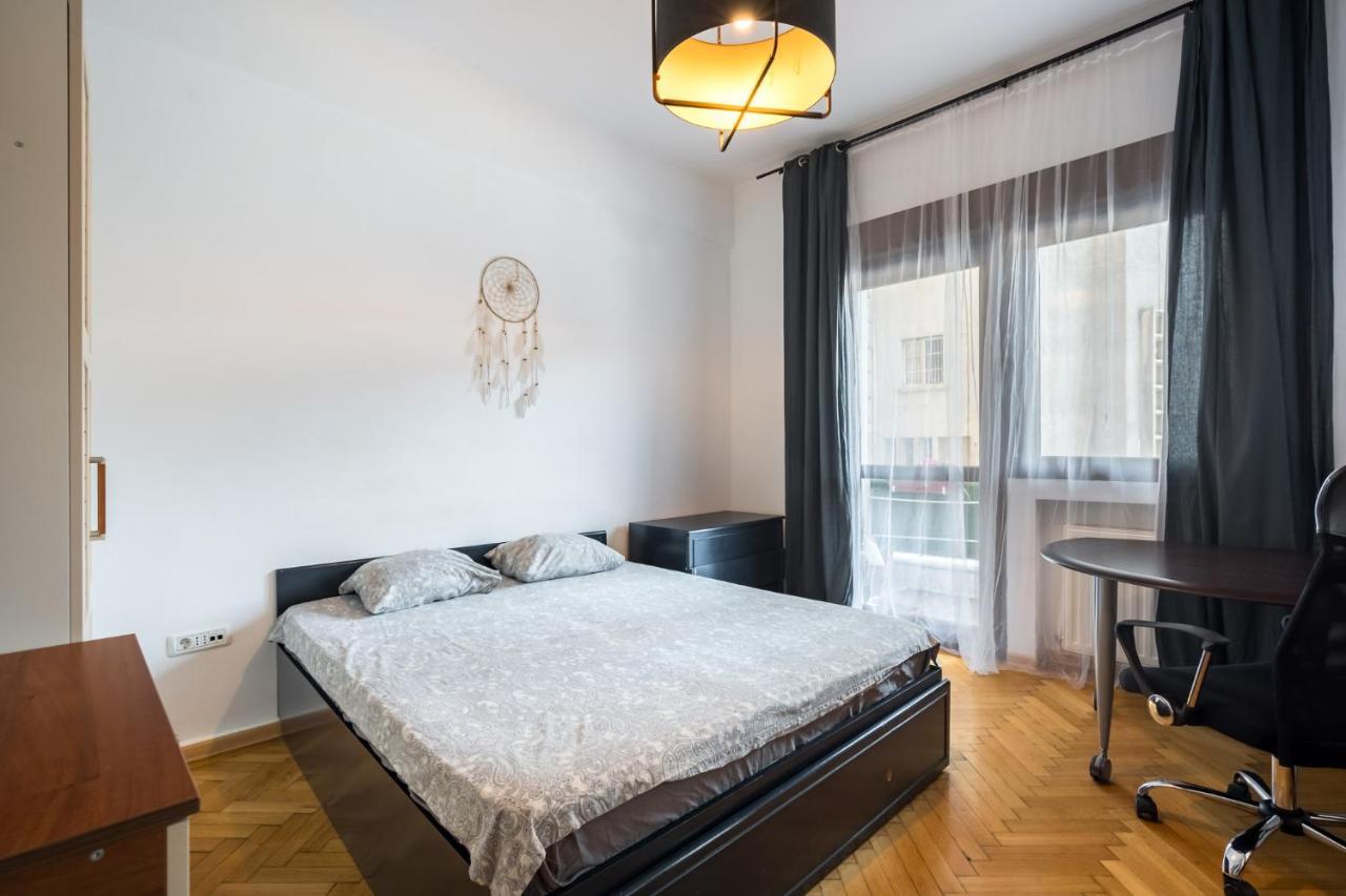 Apartament Sleek Comfort - A Blend Of Style And Convenience *