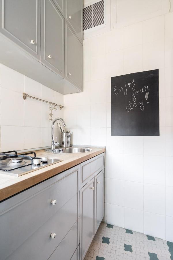 Apartament Sleek Comfort - A Blend Of Style And Convenience *